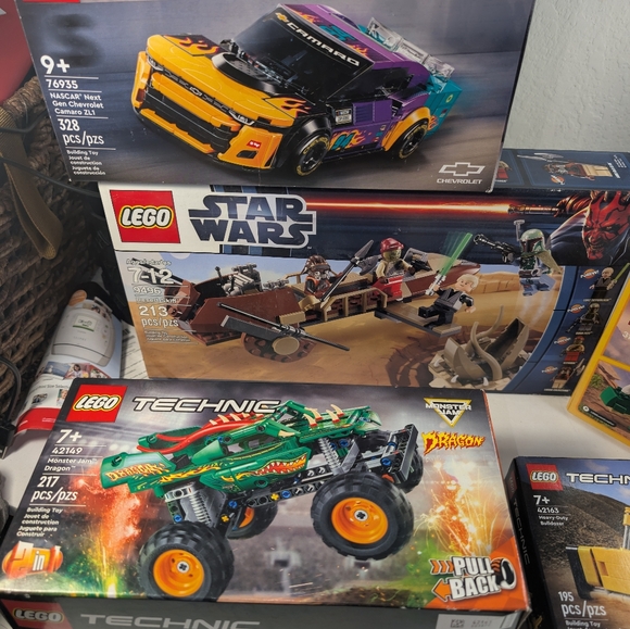 LEGO - Picture 2 of 3